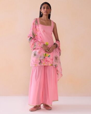 Women Floral Print Straight Kurta