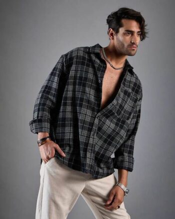 Men Checked Oversized Fit Shirt with Patch Pocket