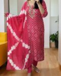 ethnic_3_u_pink_women_bandhani_print_straight_kurta_set_with_dupatta.jpg