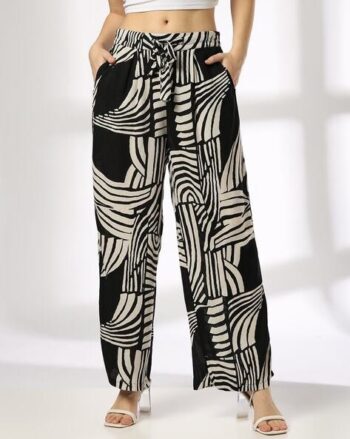 Women Printed Straight Fit Flat-Front Trousers