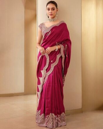 Women Embellished Saree with Scalloped Border
