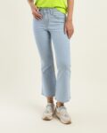 Women Lightly Washed Slim Fit Jeans