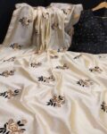 Women Floral Embroidered Saree