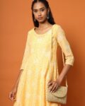 Women Floral Print Flared Kurta with Inner