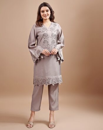 Women Embroidered 2-Piece Set
